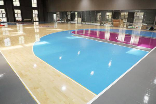 耐步体育出品95度高光亮漆的篮球館运动木地板